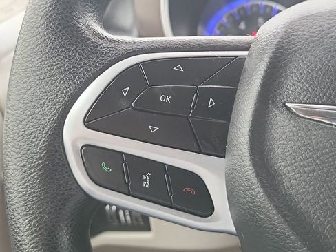 Used 2021 Chrysler Voyager Lxi image 25