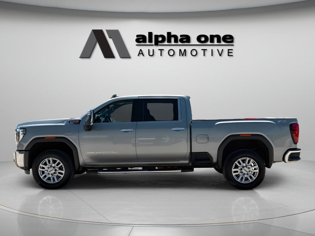 Used 2024 GMC Sierra 2500 SLT w/ SLT Premium Package AWD/4WD image 11