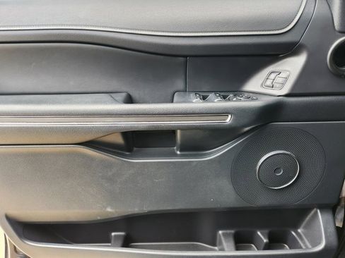 Used 2022 Ford Expedition XLT image 21