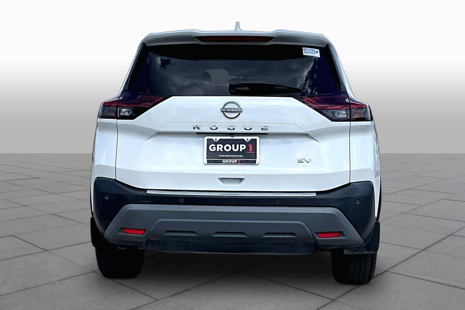 Used 2022 Nissan Rogue SV FWD image 5