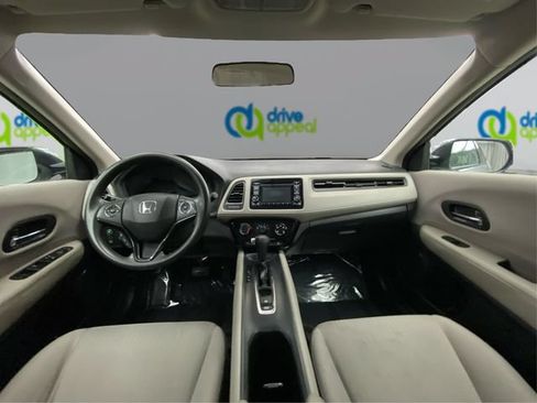 Used 2018 Honda HR-V LX image 27
