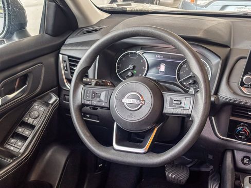 Used 2024 Nissan Rogue SV image 18