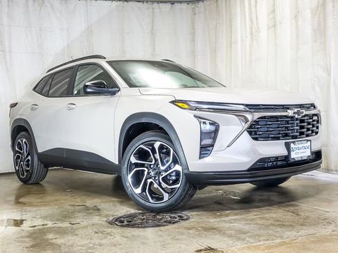 New 2026 Chevrolet Trax RS image 2