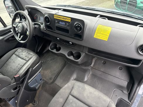 Used 2019 Mercedes-Benz Sprinter 144 image 18