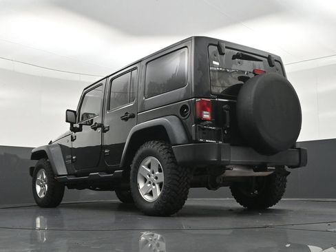 Used 2018 Jeep Wrangler Unlimited Sport S AWD/4WD image 25