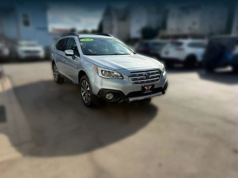Used 2016 Subaru Outback 2.5i Limited AWD/4WD image 2