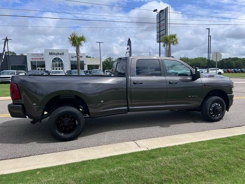 New 2026 RAM 3500 Big Horn AWD/4WD image 4