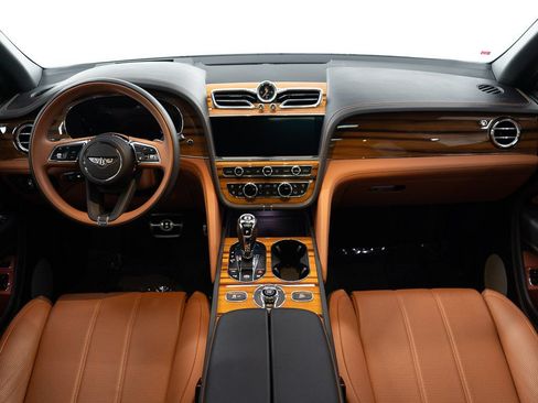 Certified 2022 Bentley Bentayga AWD/4WD image 27