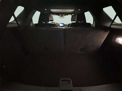 Used 2020 Ford Explorer Limited image 15