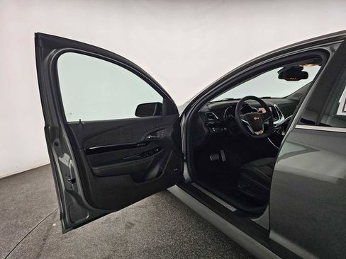 Used 2015 Chevrolet SS image 19