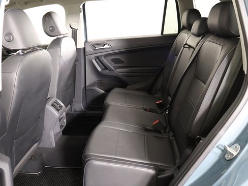 Used 2019 Volkswagen Tiguan SE w/ Panoramic Sunroof Package image 34