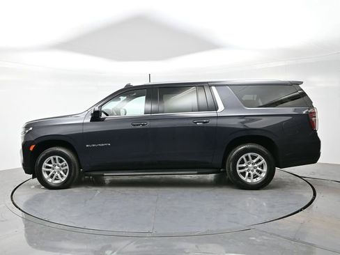 Used 2024 Chevrolet Suburban LT image 4