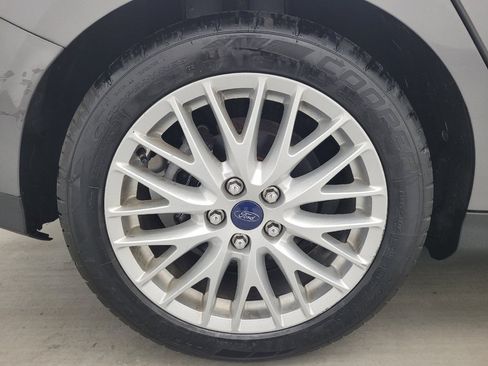 Used 2014 Ford Focus Titanium FWD image 31