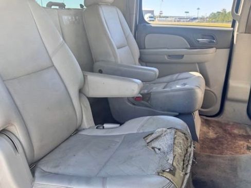 Used 2013 Chevrolet Suburban LTZ image 20