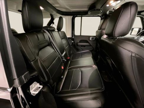 Used 2023 Jeep Wrangler Unlimited Sahara image 20