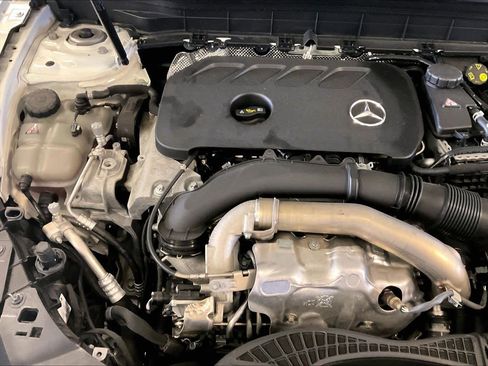 Used 2024 Mercedes-Benz GLB 250 image 28