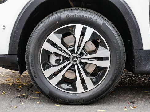 Certified 2025 Mercedes-Benz GLB 250 4MATIC image 9