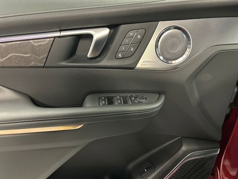 Used 2025 Buick Enclave Avenir image 14