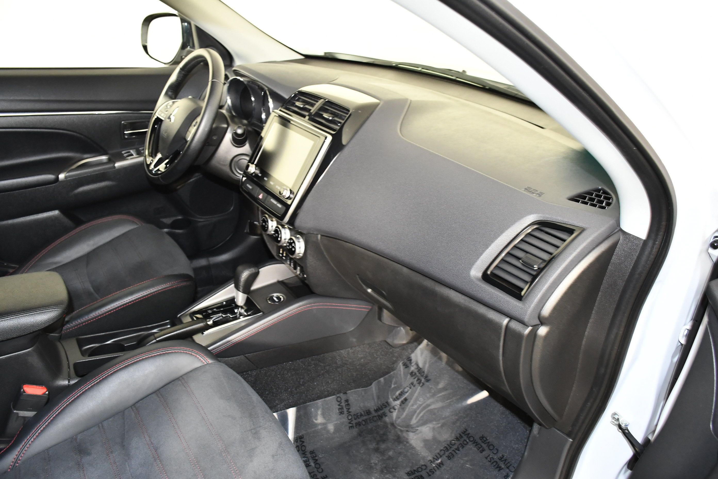 Used 2024 Mitsubishi Outlander Sport SE AWD/4WD image 40