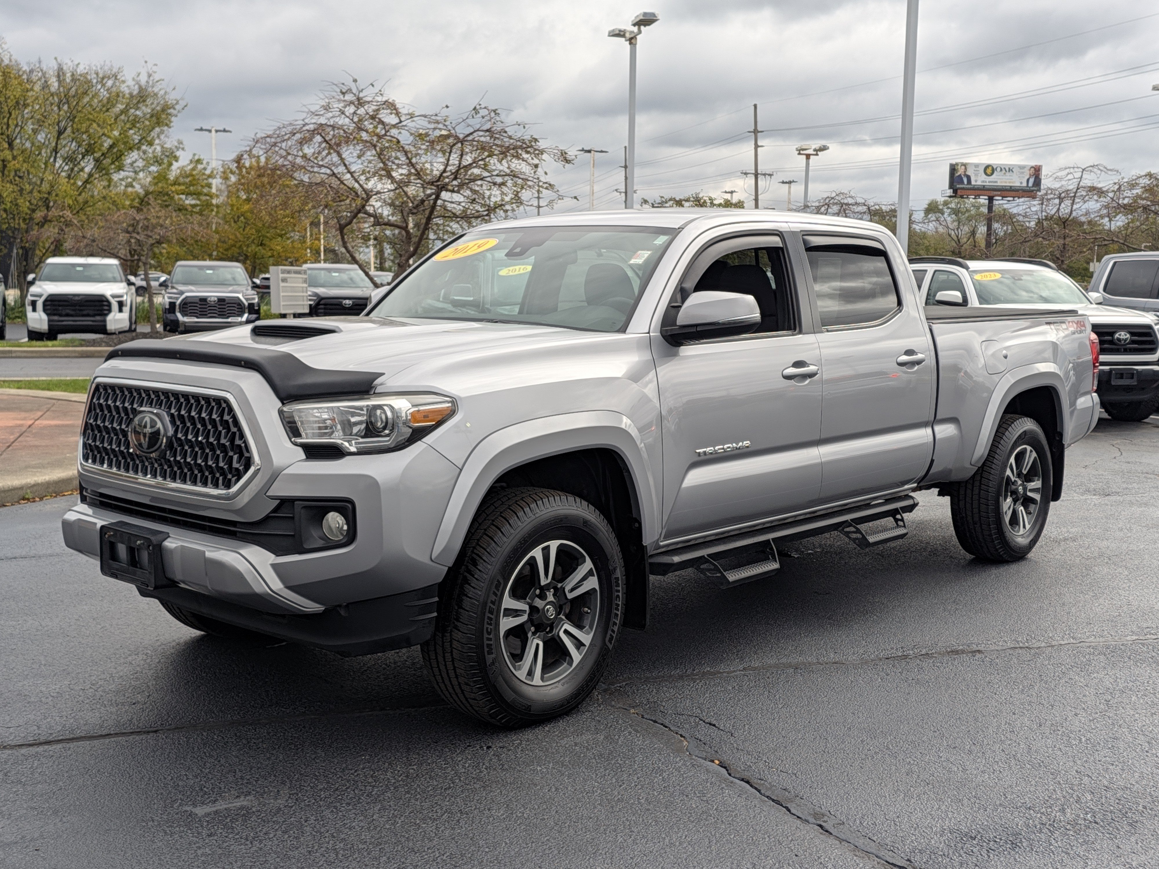 Used 2019 Toyota Tacoma TRD Sport w/ Technology Package AWD/4WD image 4