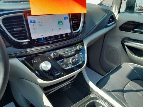 Used 2023 Chrysler Pacifica Limited FWD image 20