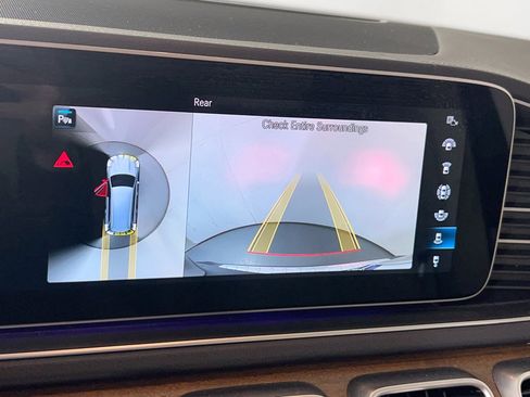 Used 2021 Mercedes-Benz GLS 450 4MATIC image 14