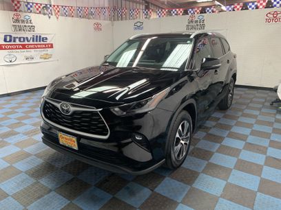 Used 2023 Toyota Highlander XLE