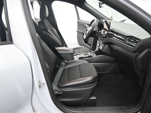 Used 2025 Ford Escape ST-Line FWD image 19