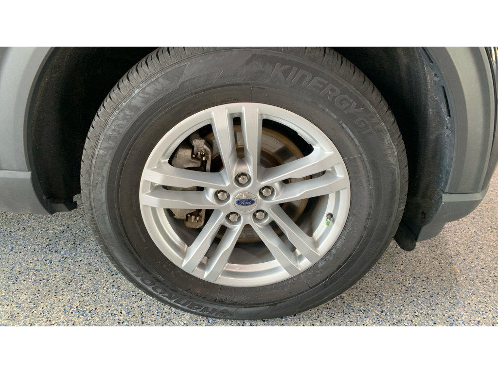 Used 2023 Ford Explorer XLT w/ Equipment Group 202A AWD/4WD image 38