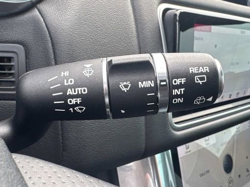 Used 2020 Land Rover Range Rover Sport SE image 20