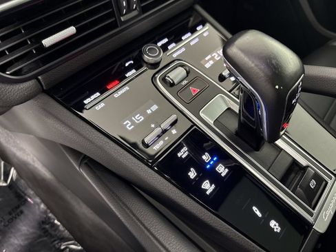 Certified 2022 Porsche Cayenne Coupe AWD/4WD image 29