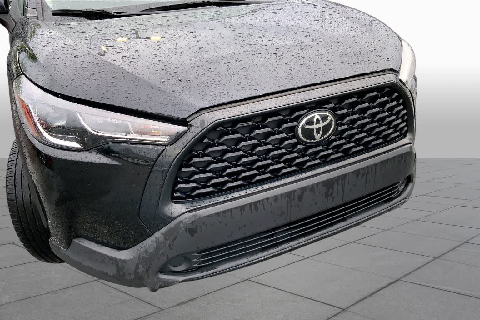 Used 2022 Toyota Corolla Cross LE FWD image 29