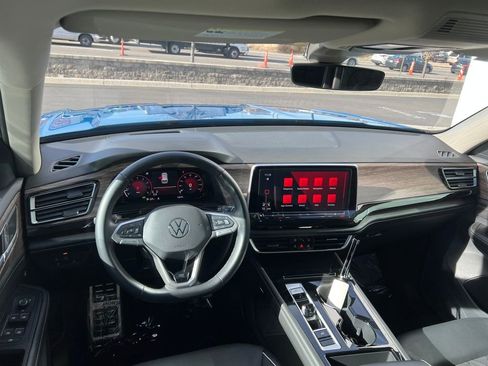 Certified 2025 Volkswagen Atlas SEL Premium R-Line image 15