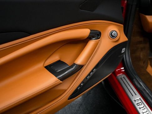 Used 2021 Ferrari F8 Tributo RWD image 35