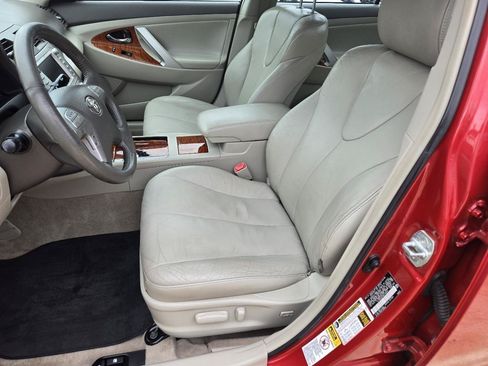 Used 2011 Toyota Camry XLE w/ SE/XLE Extra-Value Pkg FWD image 15