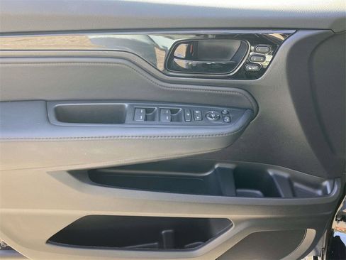 Used 2025 Honda Odyssey Elite image 16