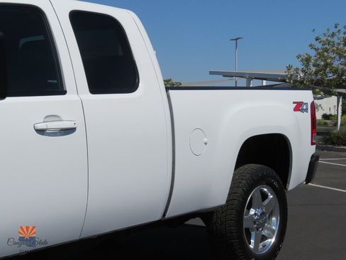 Used 2013 GMC Sierra 2500 SLT w/ SLT Convenience Package AWD/4WD image 20