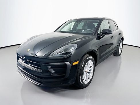 Certified 2026 Porsche Macan AWD/4WD image 1