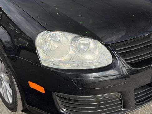 Used 2010 Volkswagen Jetta Wolfsburg Edition FWD image 6