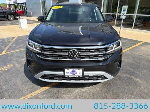 Used 2023 Volkswagen Atlas SE AWD/4WD image 2