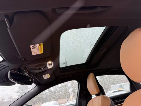 Used 2017 Volvo S90 T6 Momentum w/ Vision Package image 8