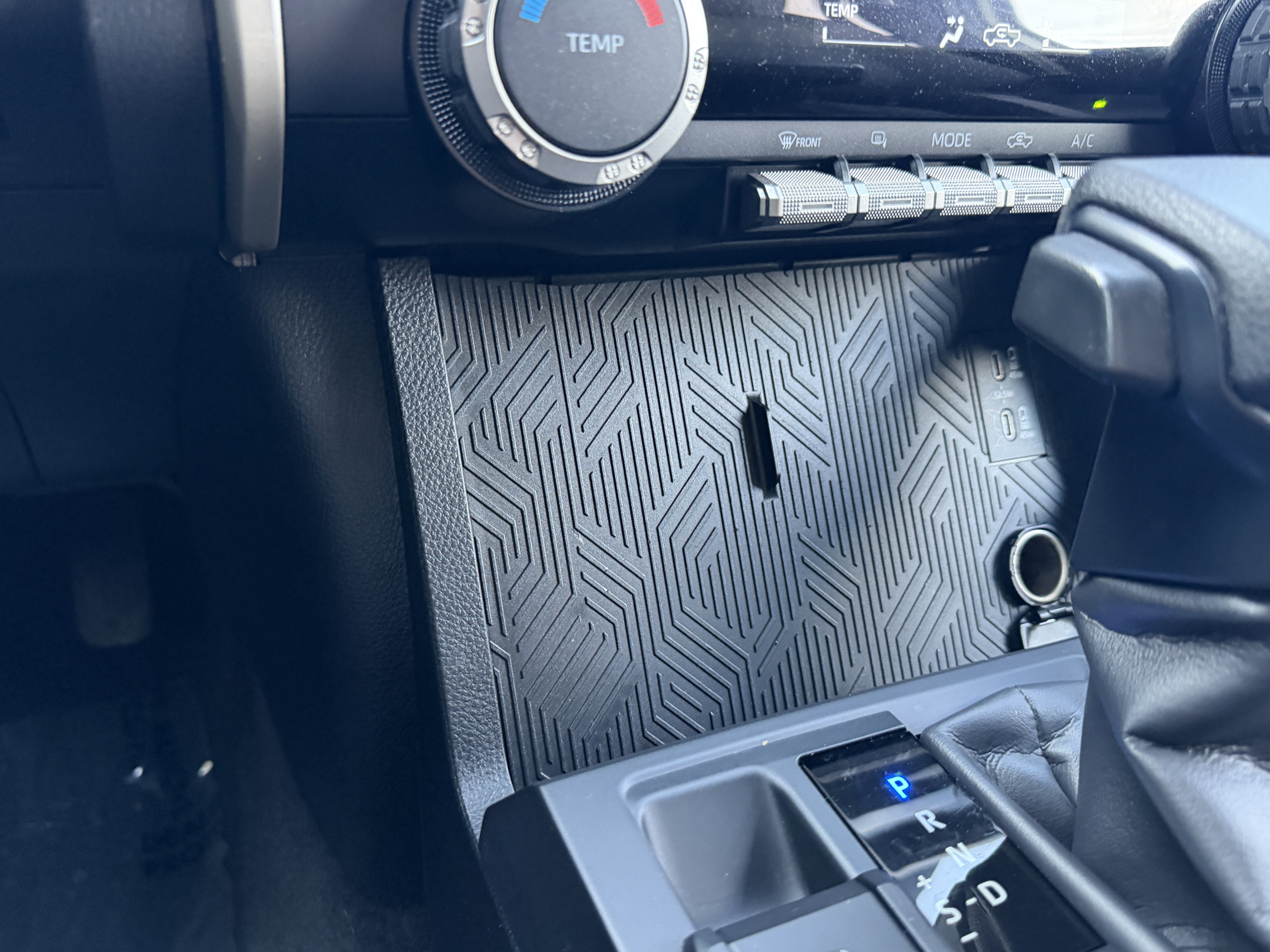 Used 2024 Toyota Tacoma SR RWD image 22