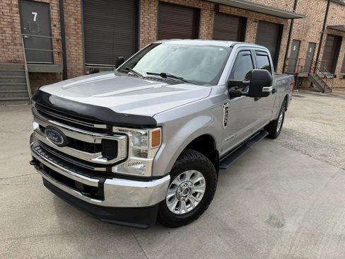 Used 2020 Ford F250 XLT image 2