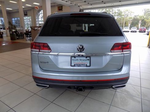 Used 2023 Volkswagen Atlas SE w/ Panoramic Sunroof Package image 6