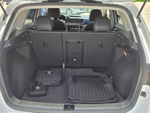 Used 2022 Volkswagen Taos SE FWD image 16
