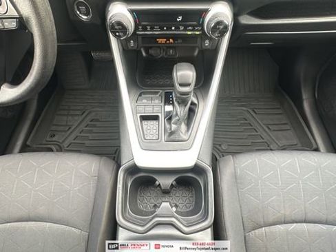 Used 2021 Toyota RAV4 XLE image 9