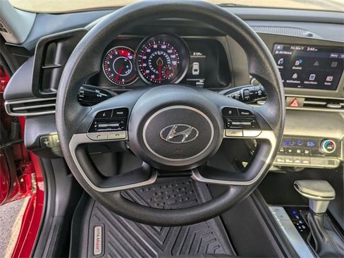 Certified 2023 Hyundai Elantra SEL image 17
