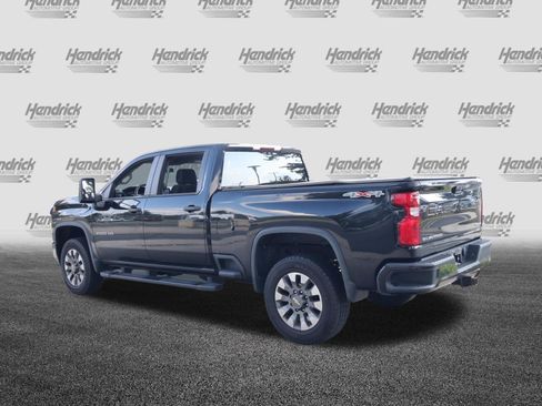 Used 2022 Chevrolet Silverado 2500 Custom w/ Custom Value Package AWD/4WD image 7