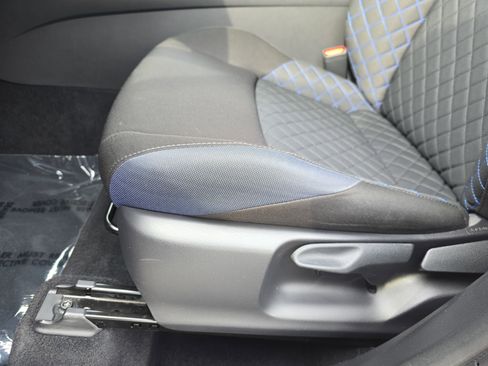 Used 2021 Toyota C-HR XLE image 29