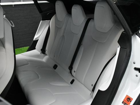 Used 2017 Tesla Model S 100D image 33